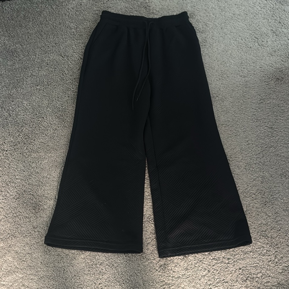 Wide Leg Textured Drawstring Pants - Picture 4 of 4